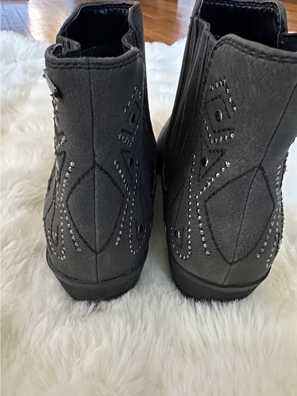 Roxy Charcoal Gray Studded Chelsea Ankle Boots - Picture 2 of 4